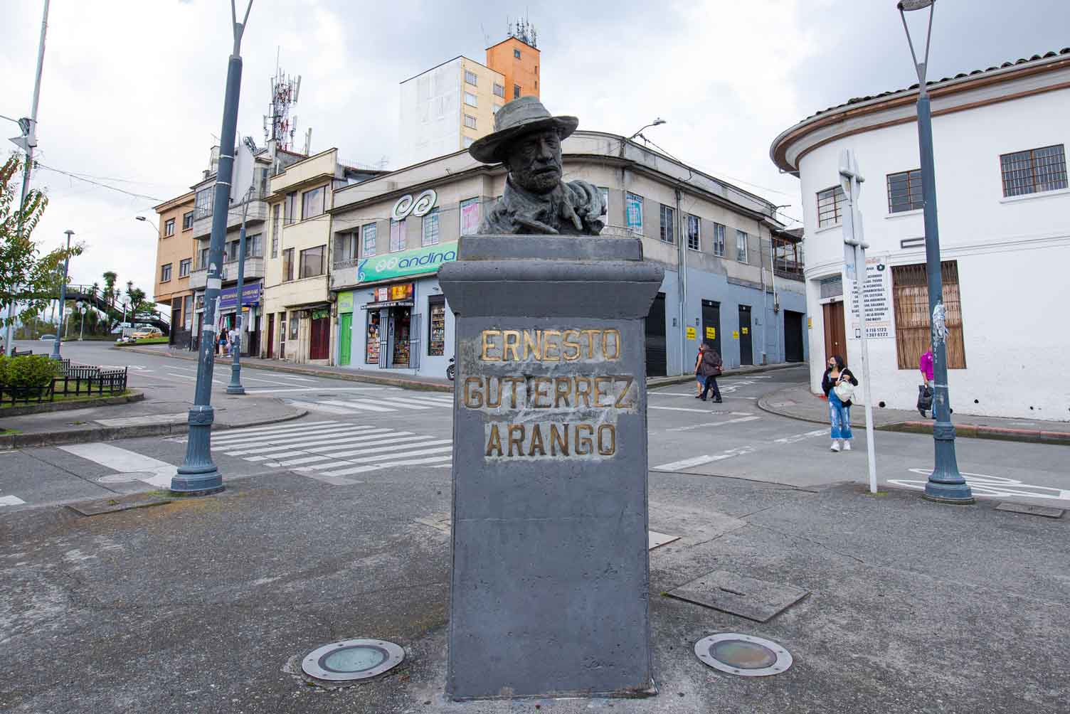 Busto Ernesto Gutiérrez